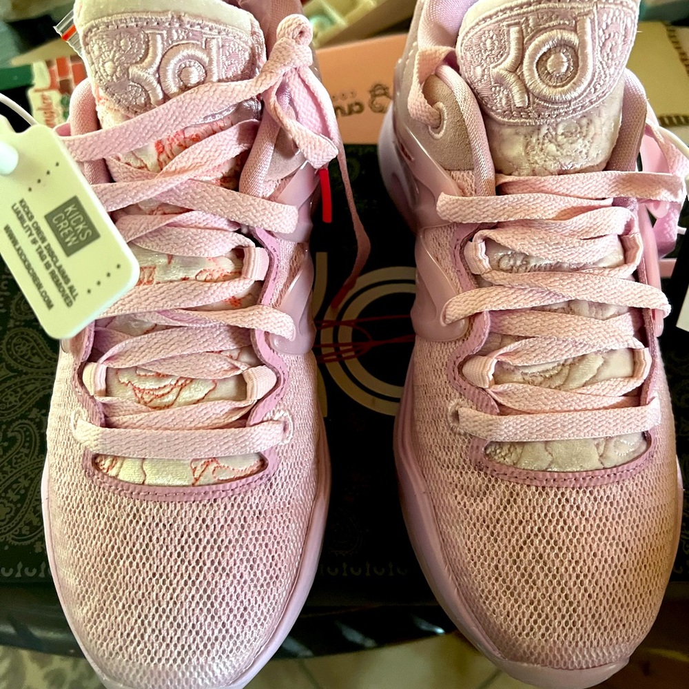 SOLD SOLD SOLD NWT Authentic Nike KD 15 Aunt Pearl
